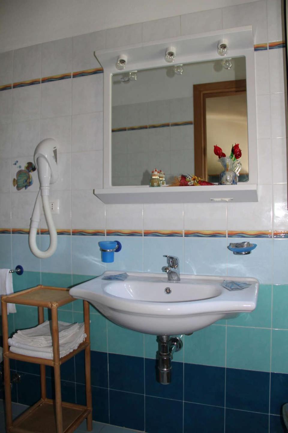 Standard Quadruple Room,1588367195:JPEG